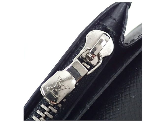 Louis Vuitton Epi Leather Long Wallet - view 9