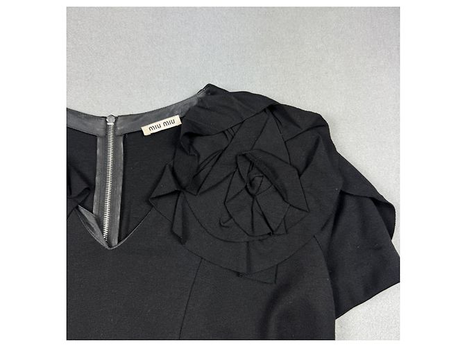 Miu Miu Kleid schwarz mit floralen Rosendetails Größe S - Ansicht 5