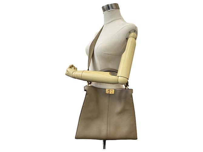 mala de ombro Medium em couro Fendi Peekaboo X-Lite - vista 12