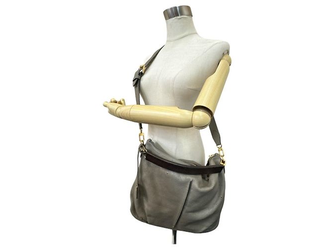 Borsa a tracolla Louis Vuitton Mahina Selene MM - vista 17