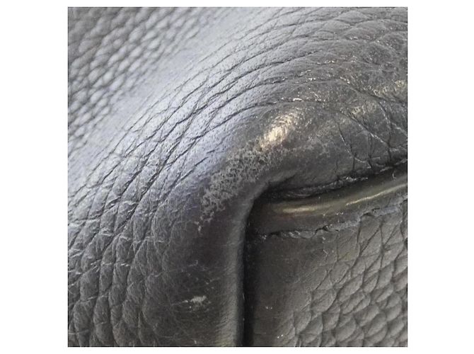 Bolso Louis Vuitton Taurillon Eastside Zip Tote - vista 3