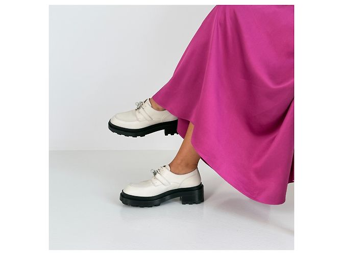 Kelly Hermès First Derbies Piel Blanca - vista 2