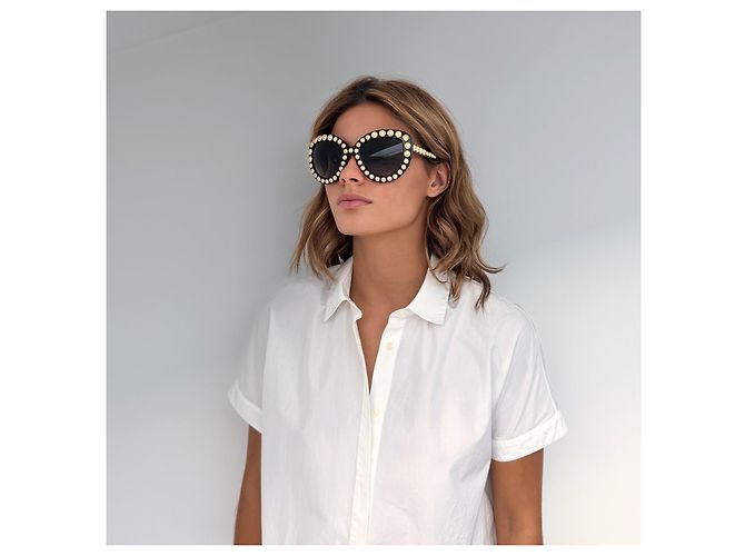 Chanel Óculos de Sol Cat Eye com Pérolas Creme - vista 8