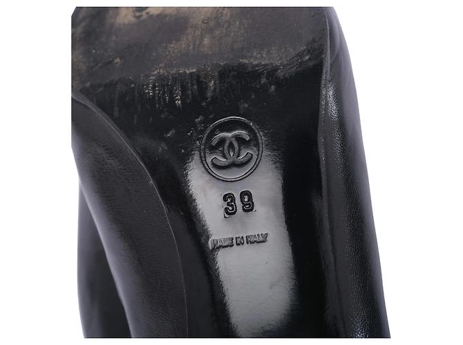 Décolleté CC con punta chiusa in pelle nera Chanel - vista 6