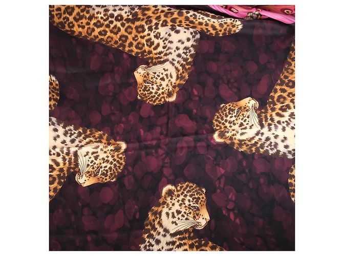 Foulard in seta Salvatore Ferragamo Poised Leopards - vista 3
