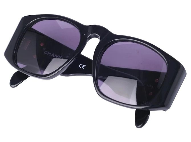 Óculos de sol Chanel Black Quilted CC - vista 3