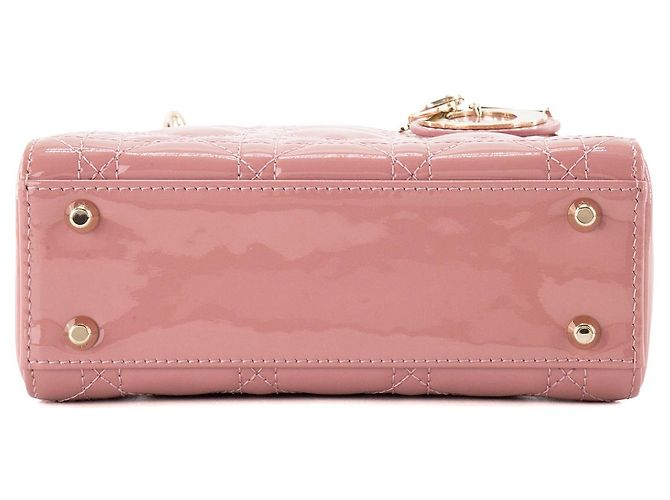DIOR - Mini Lady Dior Schultertasche aus rosa lackiertem Cannage-Leder - Ansicht 4