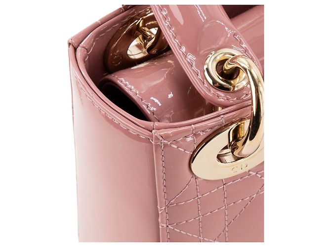 DIOR - Mini Lady Dior Schultertasche aus rosa lackiertem Cannage-Leder - Ansicht 5