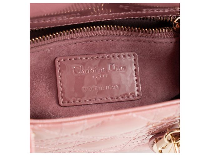 DIOR - Mini Lady Dior Schultertasche aus rosa lackiertem Cannage-Leder - Ansicht 6
