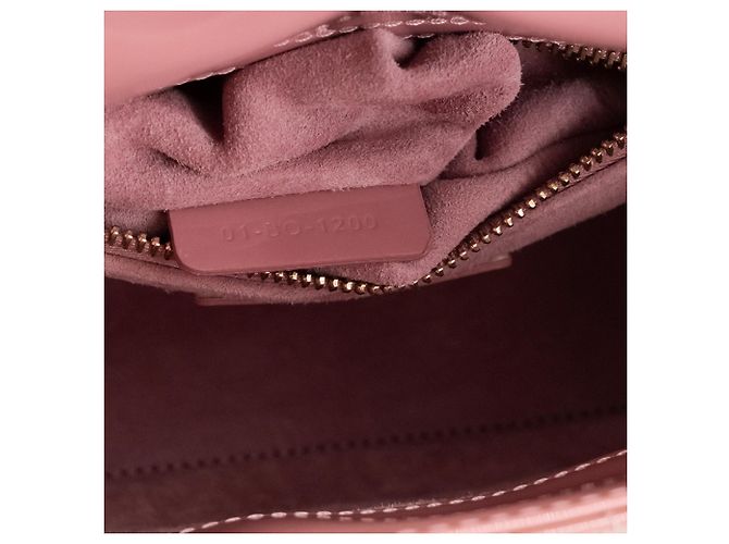 DIOR - Mini Lady Dior Schultertasche aus rosa lackiertem Cannage-Leder - Ansicht 8