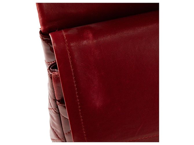 CHANEL - Borsa a tracolla Classic/Timeless Jumbo Chanel in pelle verniciata bordeaux - vista 8