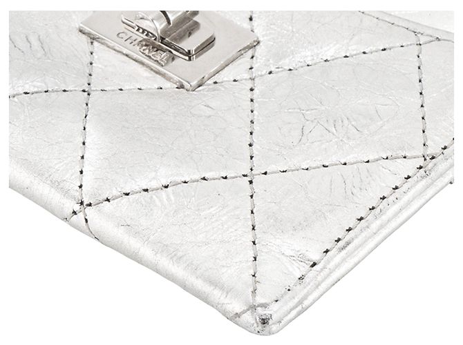 CHANEL - Tarjetero 2.55 en piel plisada plateada - vista 6