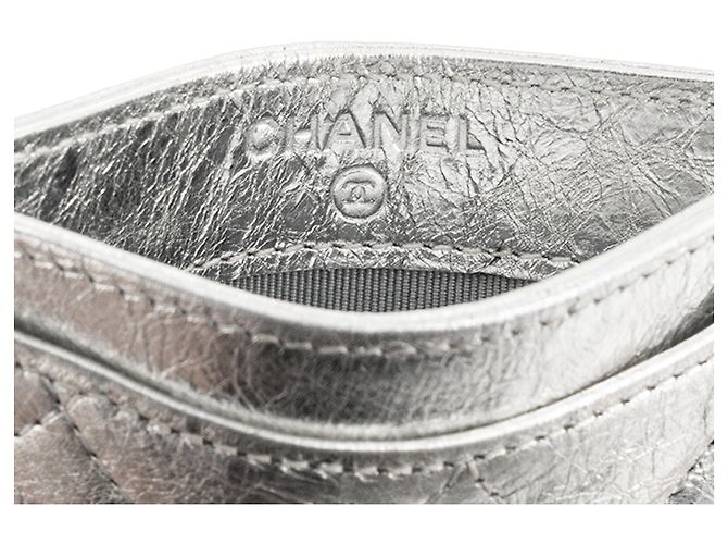 CHANEL - Tarjetero 2.55 en piel plisada plateada - vista 7