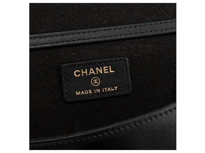 CHANEL - Borsa a tracolla/Astuccio per occhiali Chanel in pelle caviar nera - vista 5