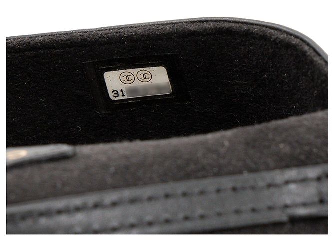 CHANEL - Borsa a tracolla/Astuccio per occhiali Chanel in pelle caviar nera - vista 7