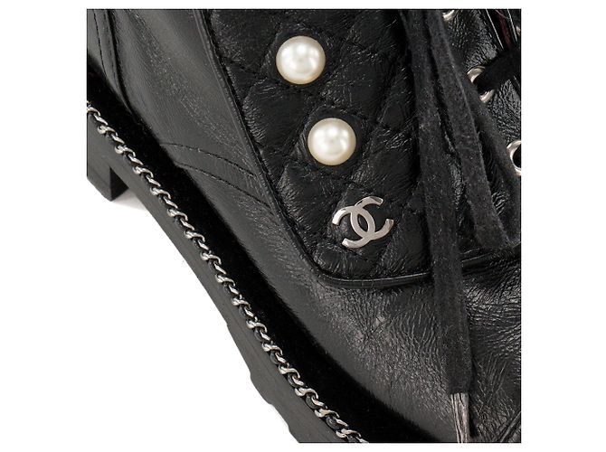 CHANEL - Stivali biker Chanel in pelle nera (T38) - vista 6
