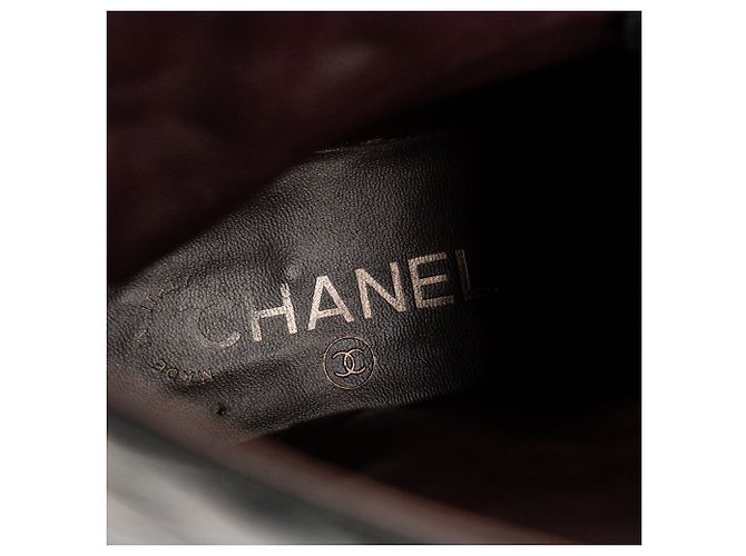CHANEL - Stivali biker Chanel in pelle nera (T38) - vista 7