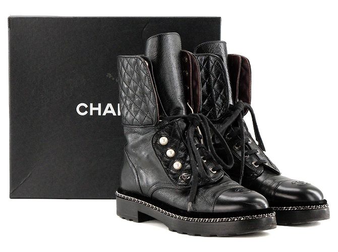 CHANEL - Stivali biker Chanel in pelle nera (T38) - vista 8