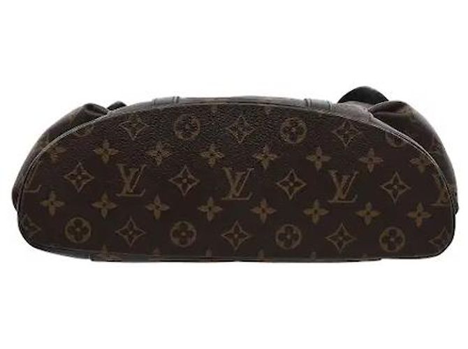 Louis Vuitton Realizzato in tela rivestita Monogram Macassar che evoca la robustezza di uno zaino da trekking, è resistente a graffi e macchie. Ampio spazio interno e numerosi scomparti organizzati sistematicamente - vista 3