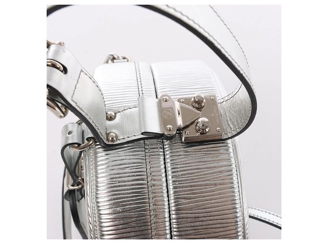 Borsa a tracolla Louis Vuitton Petite Boite Chapeau in pelle Epi Silver M53074 - vista 6