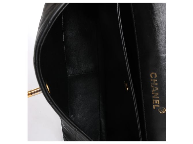 Borsa a tracolla Chanel Limited Edition Paris Double Flap in pelle matelassé con catena, Nero - vista 12