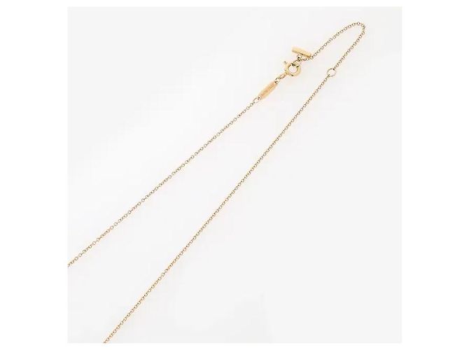 Tiffany & Co Una collana che mette in risalto la brillantezza distintamente calda ed elegante del materiale. Il suo grazioso design curvo, che evoca un sorriso all'angolo della bocca, crea un'atmosfera sofisticata, e il - vista 4