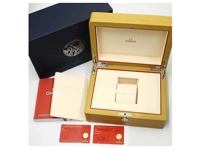 Omega Seamaster Planet Ocean Co-Axial Master Chronometer - vista 3
