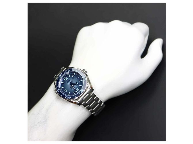 Omega Seamaster Planet Ocean Co-Axial Master Chronometer - vista 5