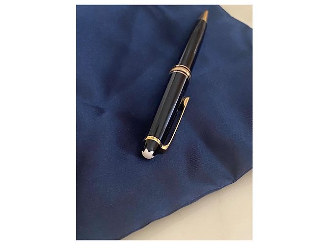 Montblanc Meisterstück ballpoint pen gold resin - view 2