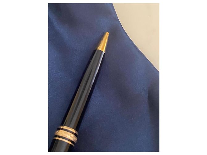 Montblanc Meisterstück ballpoint pen gold resin - view 5