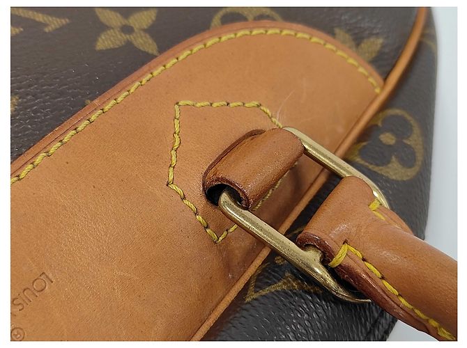 Louis Vuitton Deauville Monogram Canvas MM - vista 5