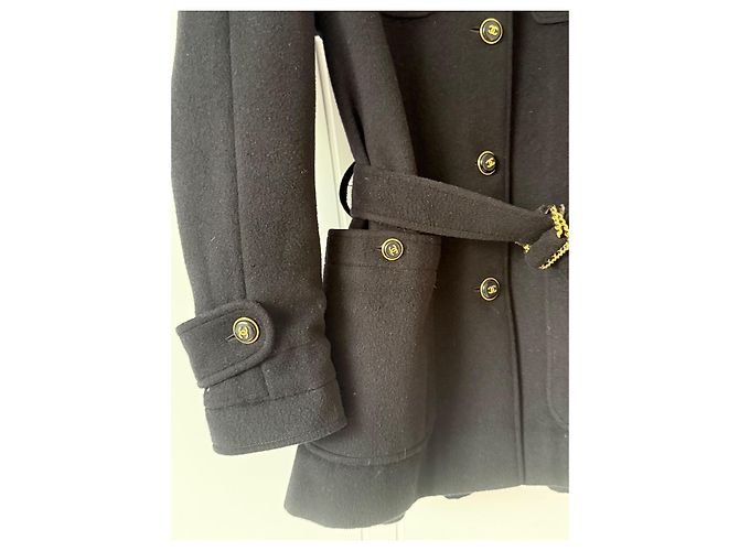 Chanel Chaquetón Corto de Cachemira Negro con Cinturón - vista 2