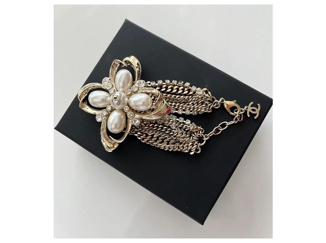 Pulsera Chanel Fleur de varias vueltas cadenas, strass, perlas - vista 4