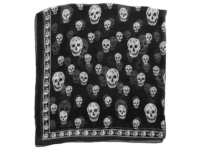 Alexander McQueen Seidenschal mit Totenkopf-Print in Schwarz & Weiß - Ansicht 2