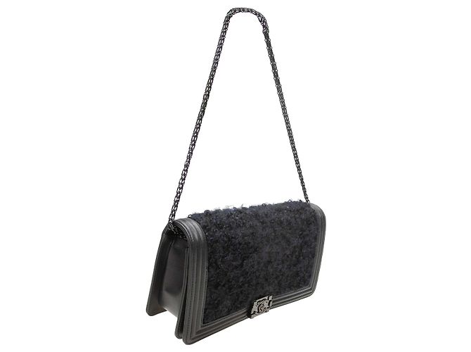 Autre Marque Borsa Boy Chanel Haute Couture personalizzata in pelle e shearling Black & Navy - vista 2