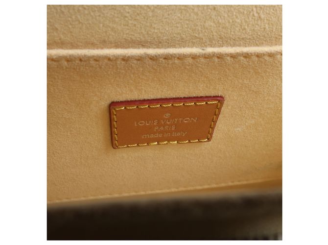 Borsa a tracolla 2Way Louis Vuitton Dauphine MM LV Pop Monogram in marrone M55452 - vista 12