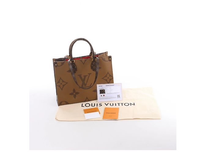 Bolsa 2Way Louis Vuitton OntheGo MM Giant Monogram Reverse em marrom M45039 - vista 12