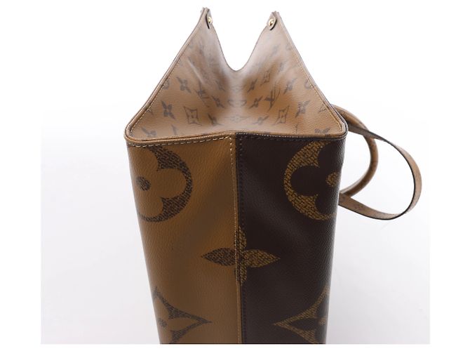 Bolsa 2Way Louis Vuitton OntheGo MM Giant Monogram Reverse em marrom M45039 - vista 8