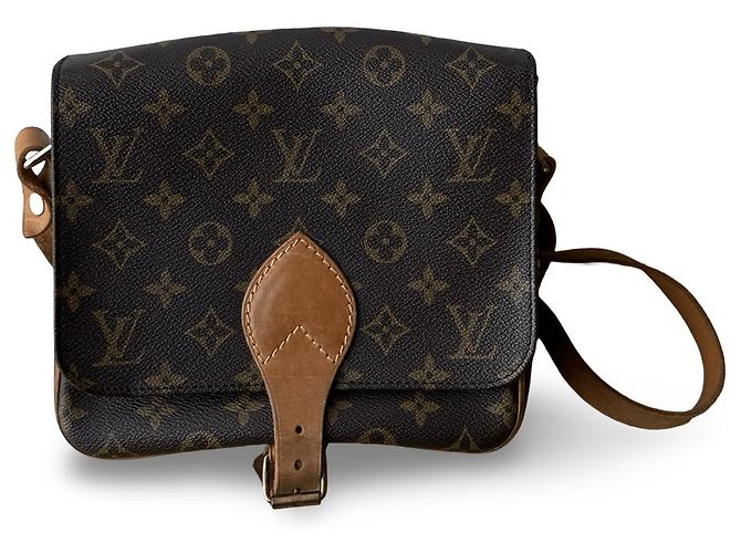 Louis Vuitton Cartouchiere MM en buen estado - vista 2