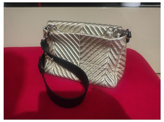 Borsa a tracolla Giorgio Armani in pelle chevron dorata - vista 3