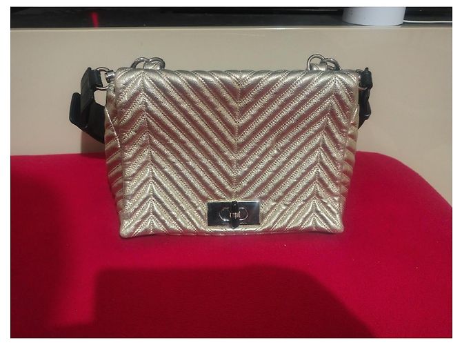 Borsa a tracolla Giorgio Armani in pelle chevron dorata - vista 5