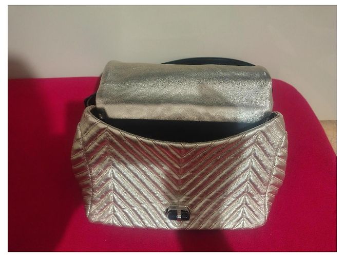 Borsa a tracolla Giorgio Armani in pelle chevron dorata - vista 8