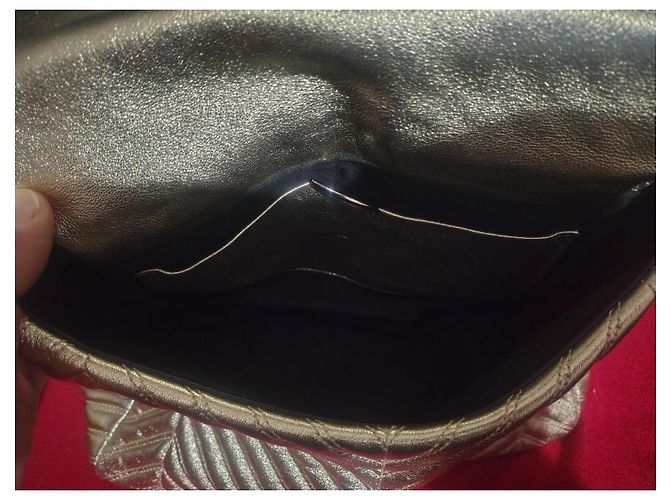 Borsa a tracolla Giorgio Armani in pelle chevron dorata - vista 9