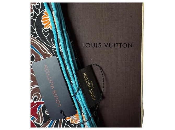 Lenço Louis Vuitton em seda fabricado na Itália - vista 6