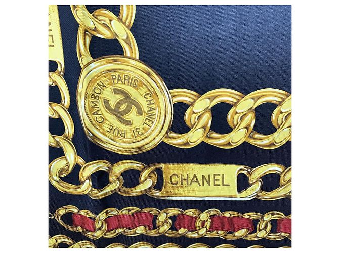 Chanel Foulard in seta vintage nero e oro con stampa 31 Rue Cambon - vista 4
