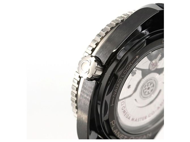 Omega Seamaster Planet Ocean Ceramic Automatic - vue 5