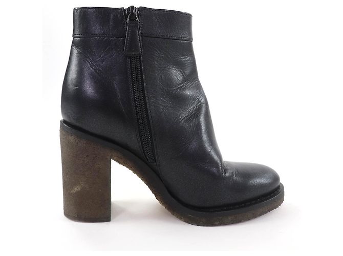 Botas curtas em pele de cordeiro CHANEL com fecho de torção Double COCO Mark - vista 5