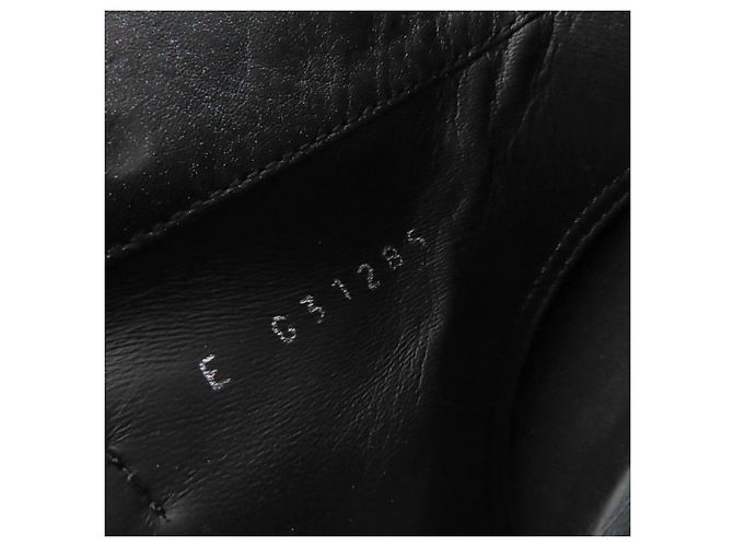 Botas curtas em pele de cordeiro CHANEL com fecho de torção Double COCO Mark - vista 9