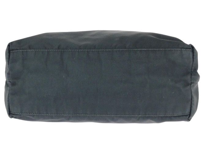 Prada Tessuto Nylon Schultertasche - Ansicht 10