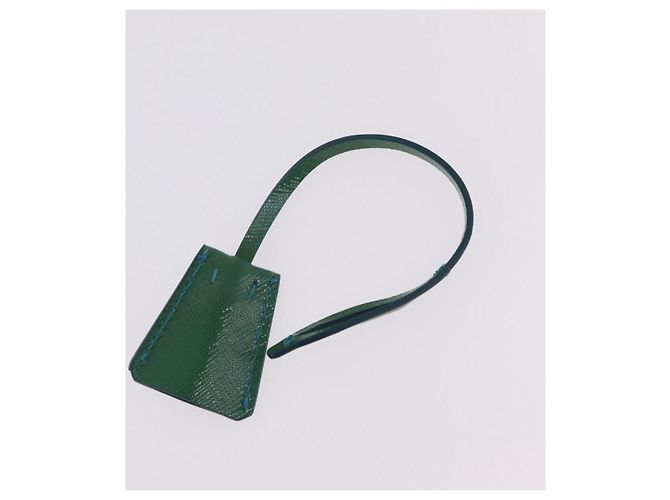 Bolsa de Ombro com Corrente PRADA em Couro Safiano Verde Prata - vista 10